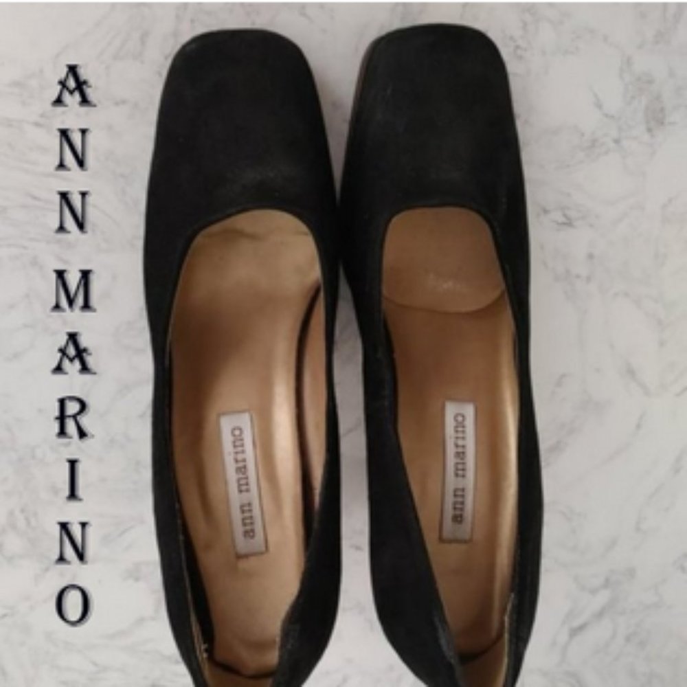 Ann Marino Women's velvet 3-inch heels in black color size 7.5